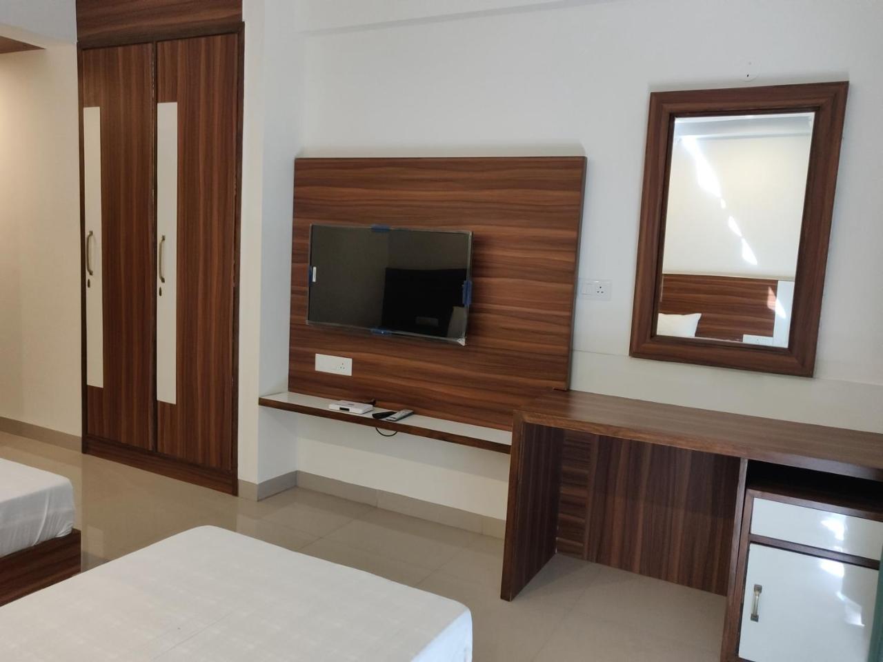 Pride Home Nayagaon Екстериор снимка